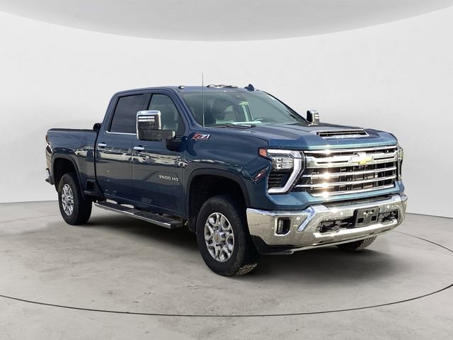 Used 2024 Chevrolet Silverado 3500 LTZ image 7