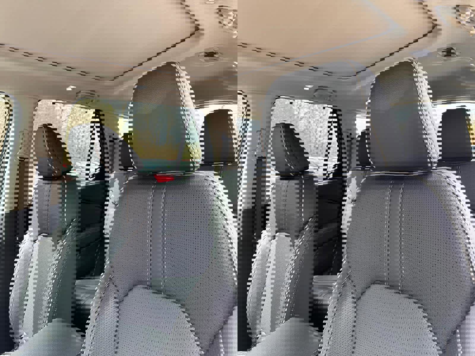 Used 2025 Honda Pilot Elite image 16