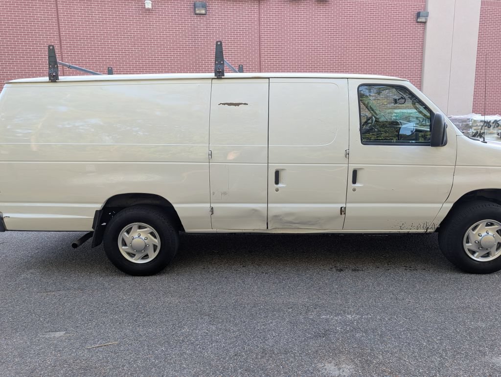 Used 2014 Ford E-250 and Econoline 250 Extended w/ Power Group RWD image 6