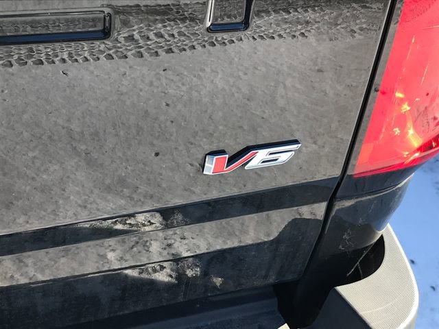 Used 2022 Chevrolet Colorado LT w/ Luxury Package image 3