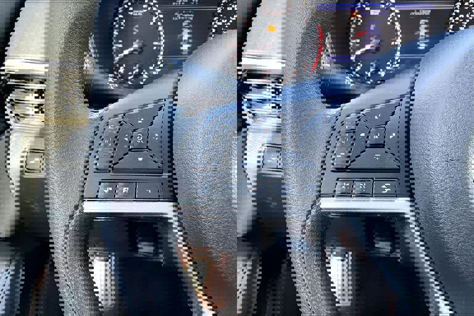 Used 2022 Nissan Pathfinder SV w/ Cargo Package image 22