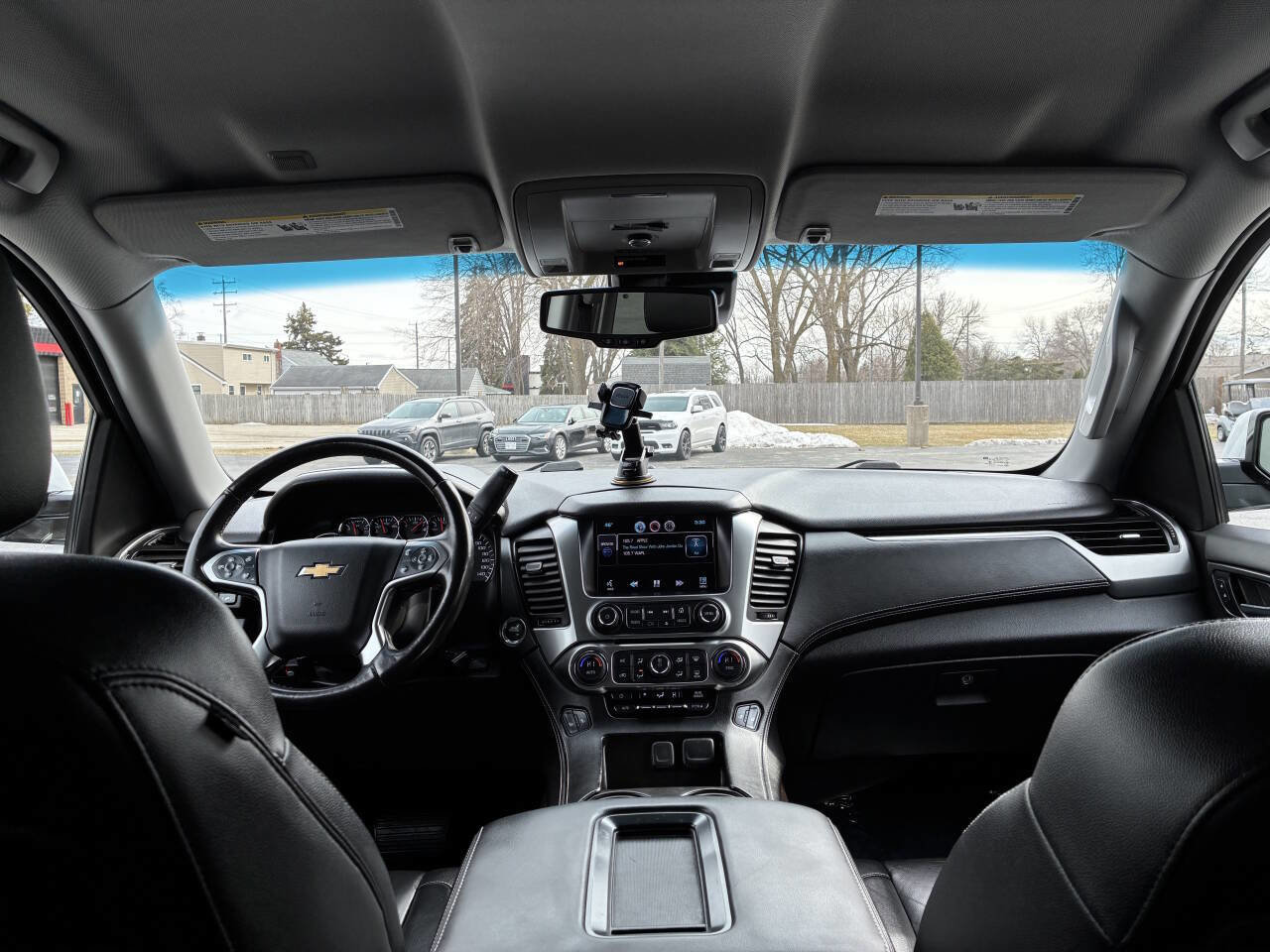 Used 2015 Chevrolet Suburban LT w/ Luxury Package AWD/4WD image 3