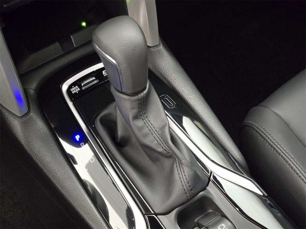 Used 2024 Toyota Corolla Cross XSE w/ Convenience Package image 33