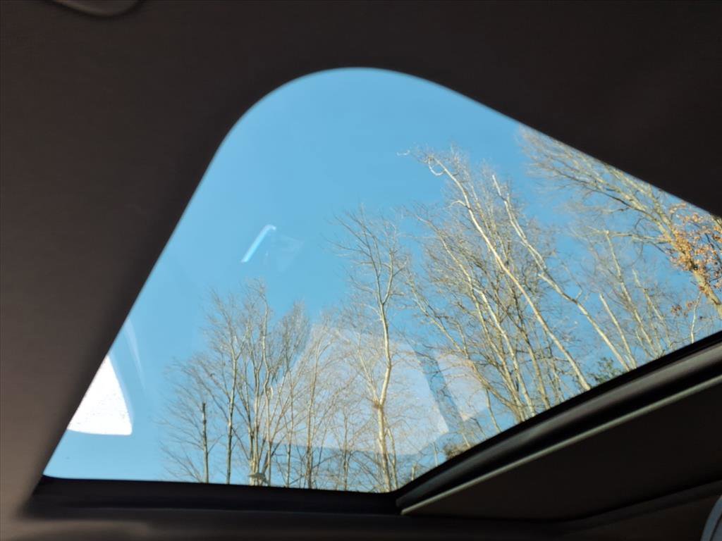 New 2026 Land Rover Range Rover Long Wheelbase SE image 18