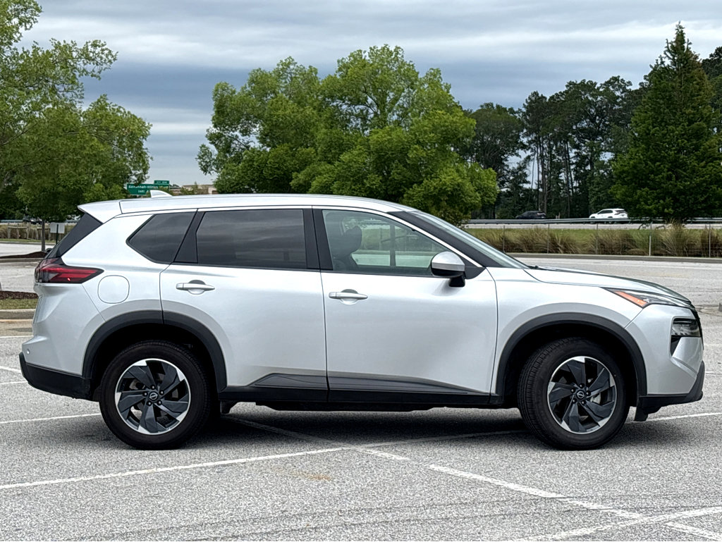Used 2024 Nissan Rogue SV FWD image 19