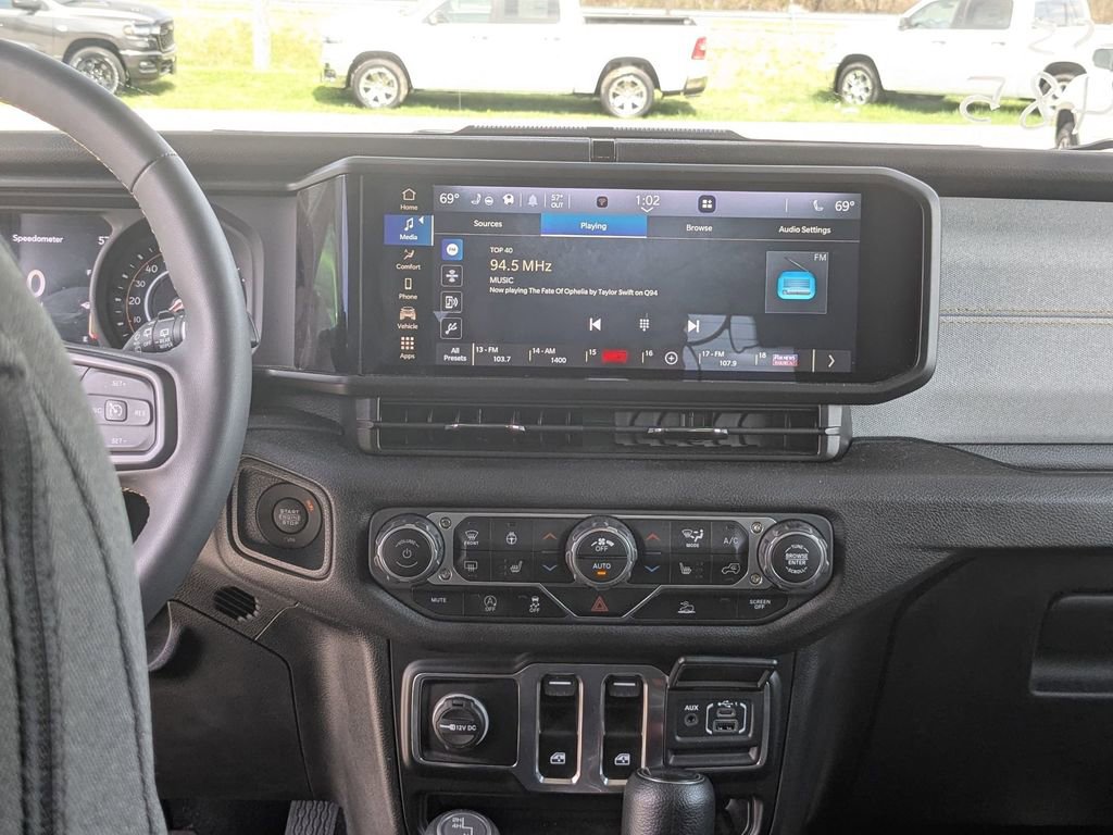 Used 2024 Jeep Wrangler Sport AWD/4WD image 24
