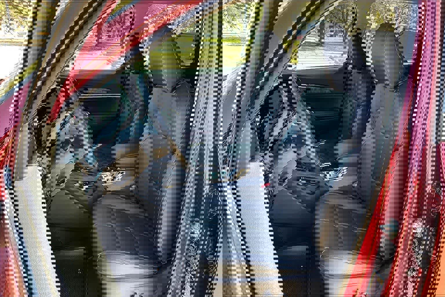 Used 2024 Kia Telluride EX w/ EX Captain's Chair Package image 11