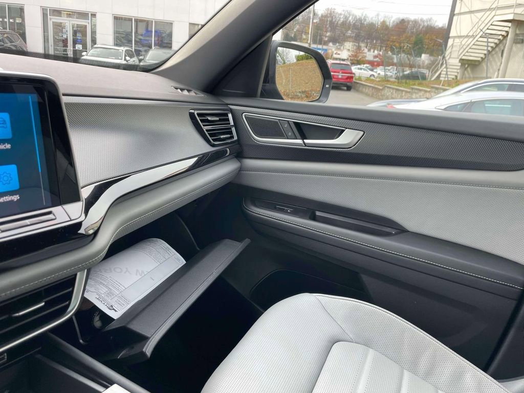 New 2024 Volkswagen Atlas Cross Sport SEL R-Line image 33