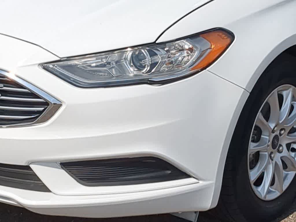 Used 2018 Ford Fusion S FWD image 10