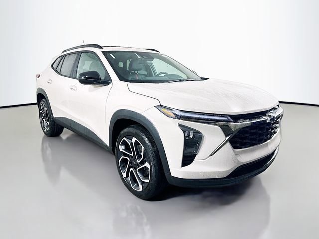 New 2026 Chevrolet Trax RS image 2