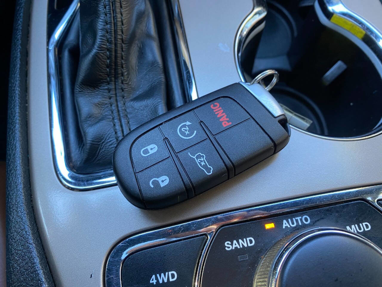 Used 2017 Jeep Grand Cherokee Summit w/ Platinum Series Group image 23