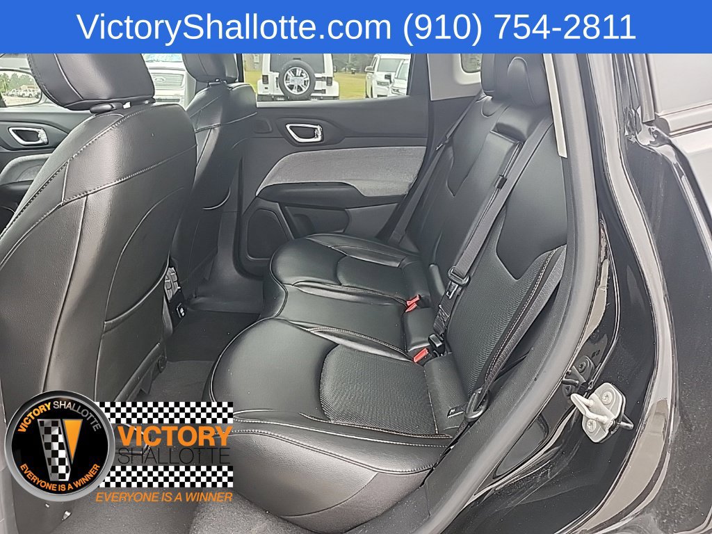 Used 2022 Jeep Compass Latitude w/ Sun and Sound Group AWD/4WD image 22