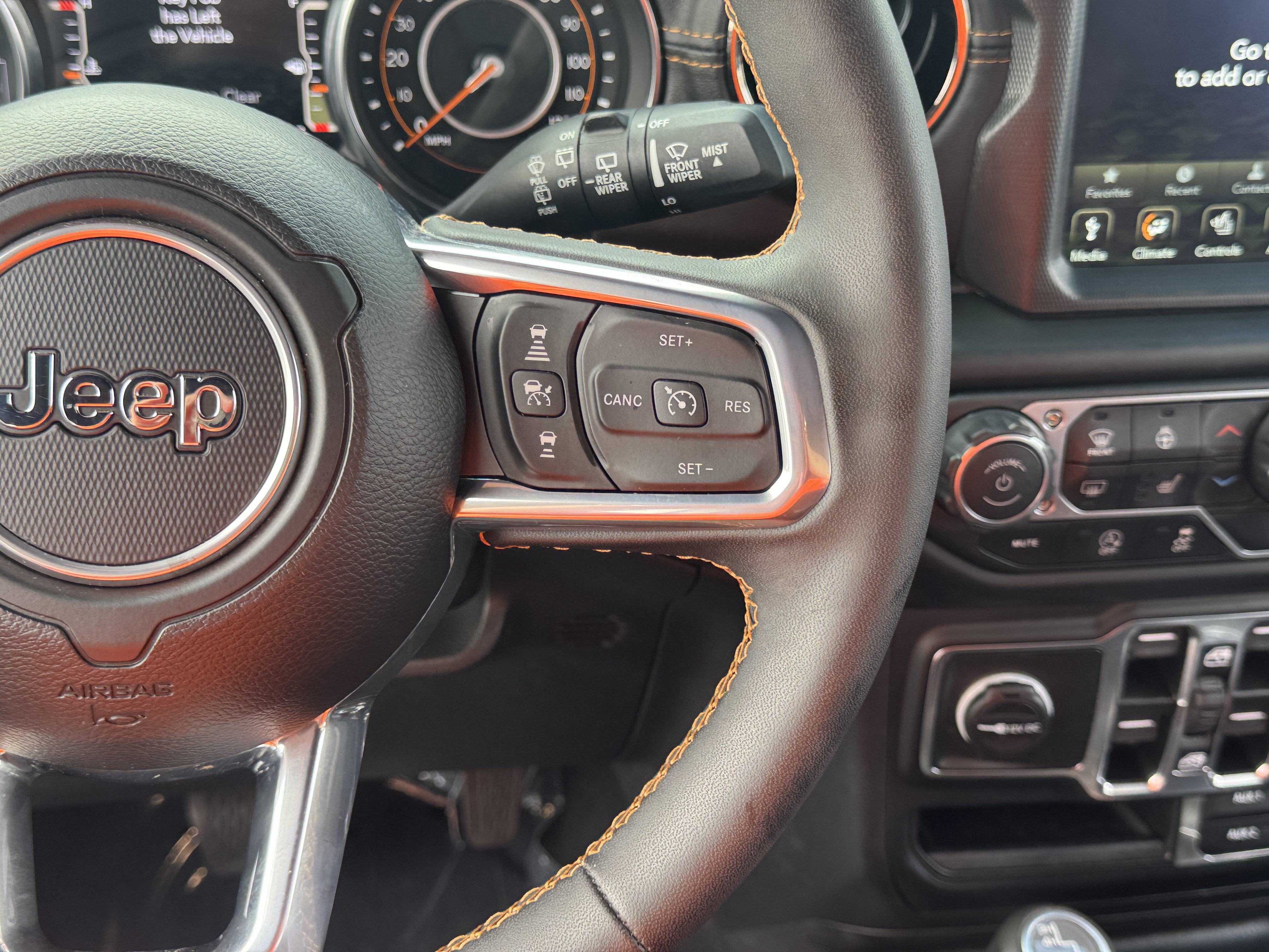 Used 2023 Jeep Wrangler Unlimited Sahara AWD/4WD image 19