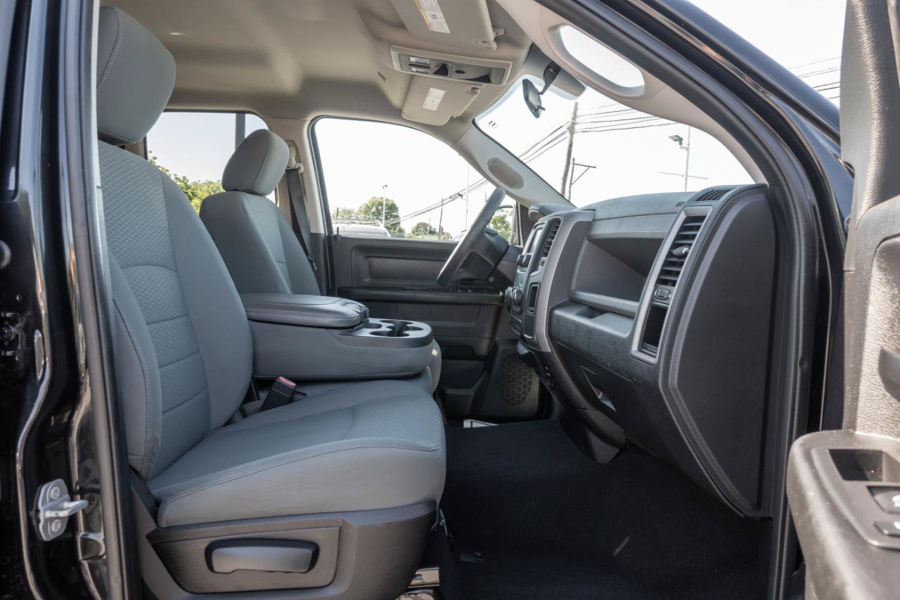 Used 2017 RAM 1500 Express AWD/4WD image 30