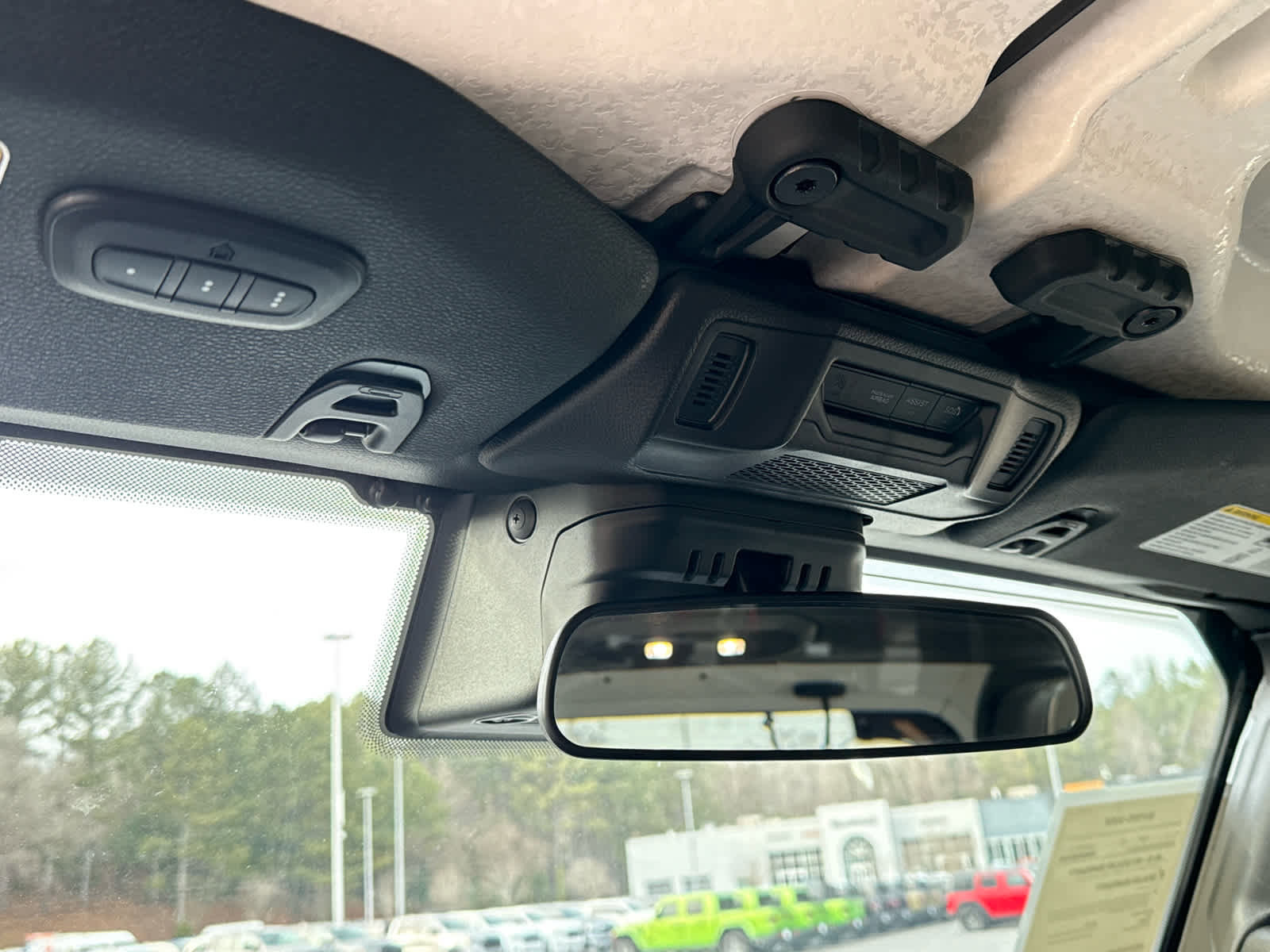 Used 2025 Jeep Wrangler Rubicon w/ Convenience Group image 26