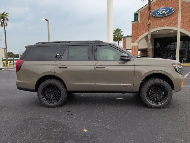 New 2027 Ford Expedition Tremor w/ Driver's Package AWD/4WD image 4