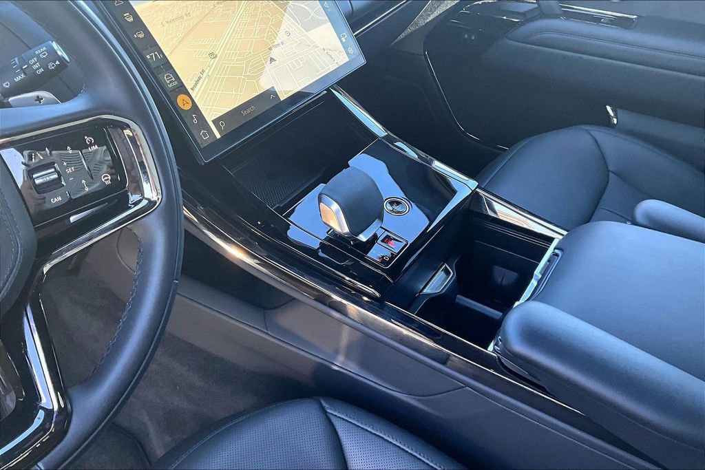 Used 2025 Land Rover Range Rover Sport Dynamic SE image 14