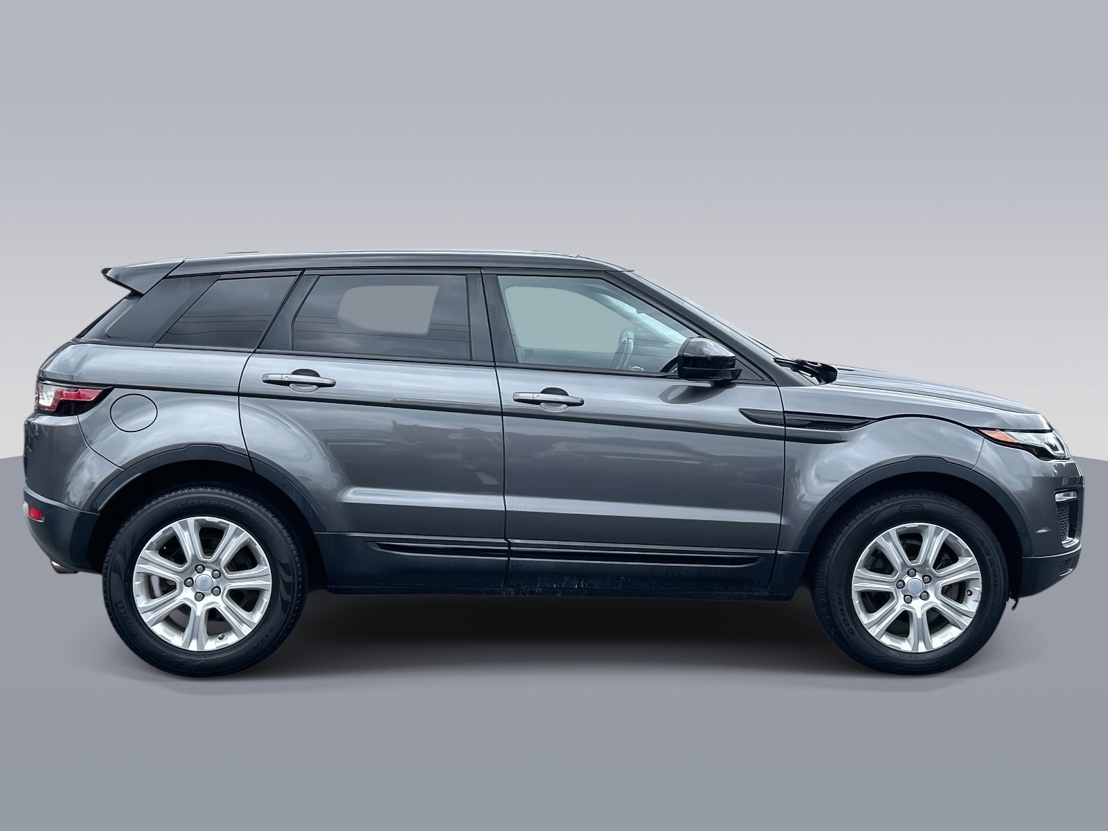 Used 2017 Land Rover Range Rover Evoque SE Premium image 2