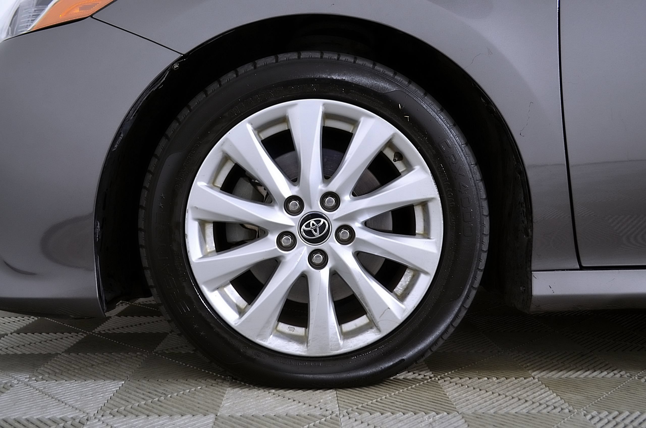 Used 2020 Toyota Camry LE FWD image 11