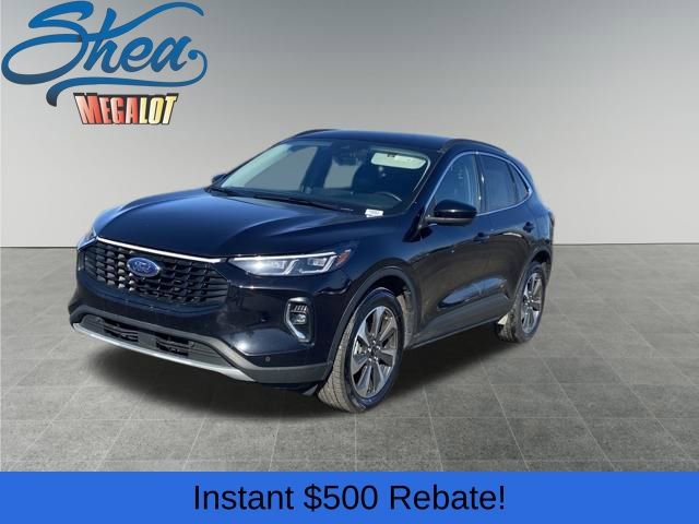 Used 2023 Ford Escape Platinum image 1