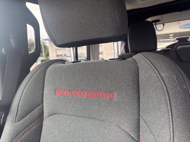 Used 2025 Jeep Wrangler Unlimited Rubicon AWD/4WD image 19