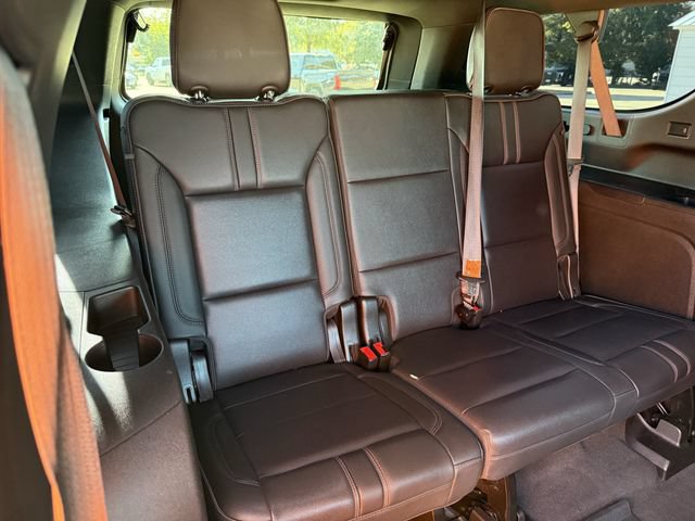 Used 2021 Chevrolet Suburban RST w/ Luxury Package RWD image 27