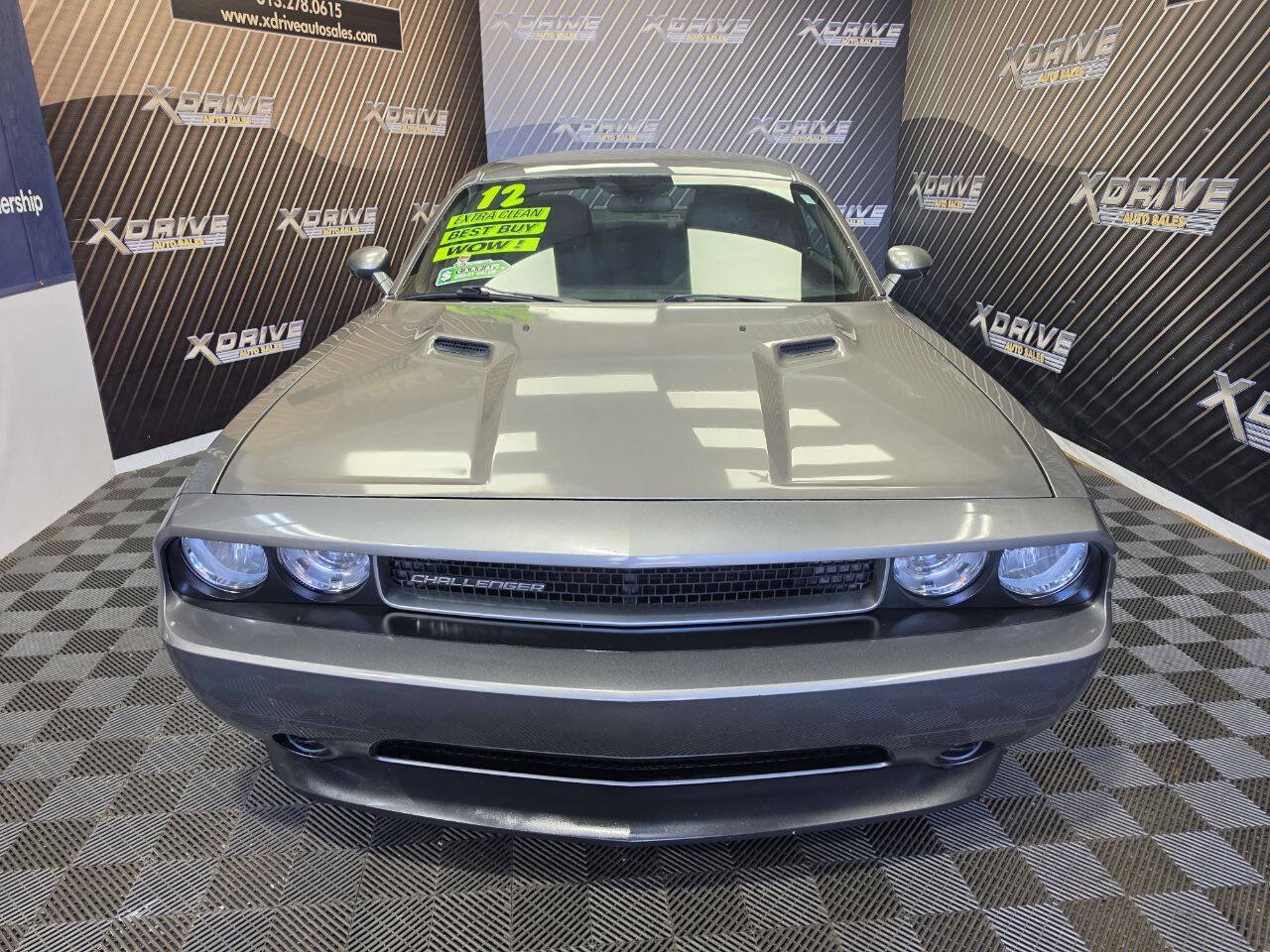 Used 2012 Dodge Challenger SXT RWD image 3