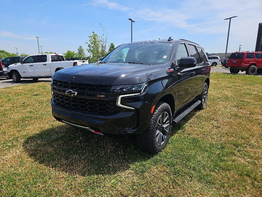 Used 2023 Chevrolet Tahoe Z71 w/ Luxury Package AWD/4WD image 3