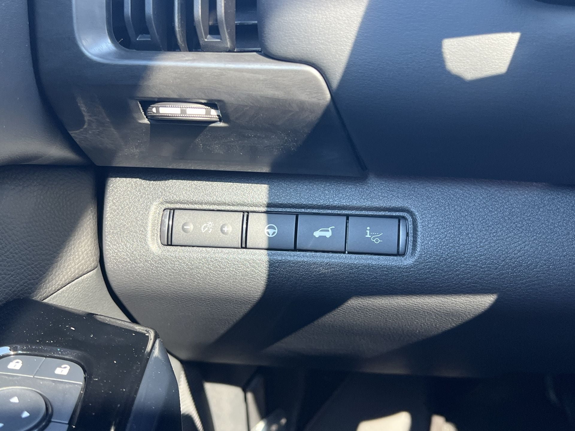 New 2026 Nissan Pathfinder Platinum FWD image 14