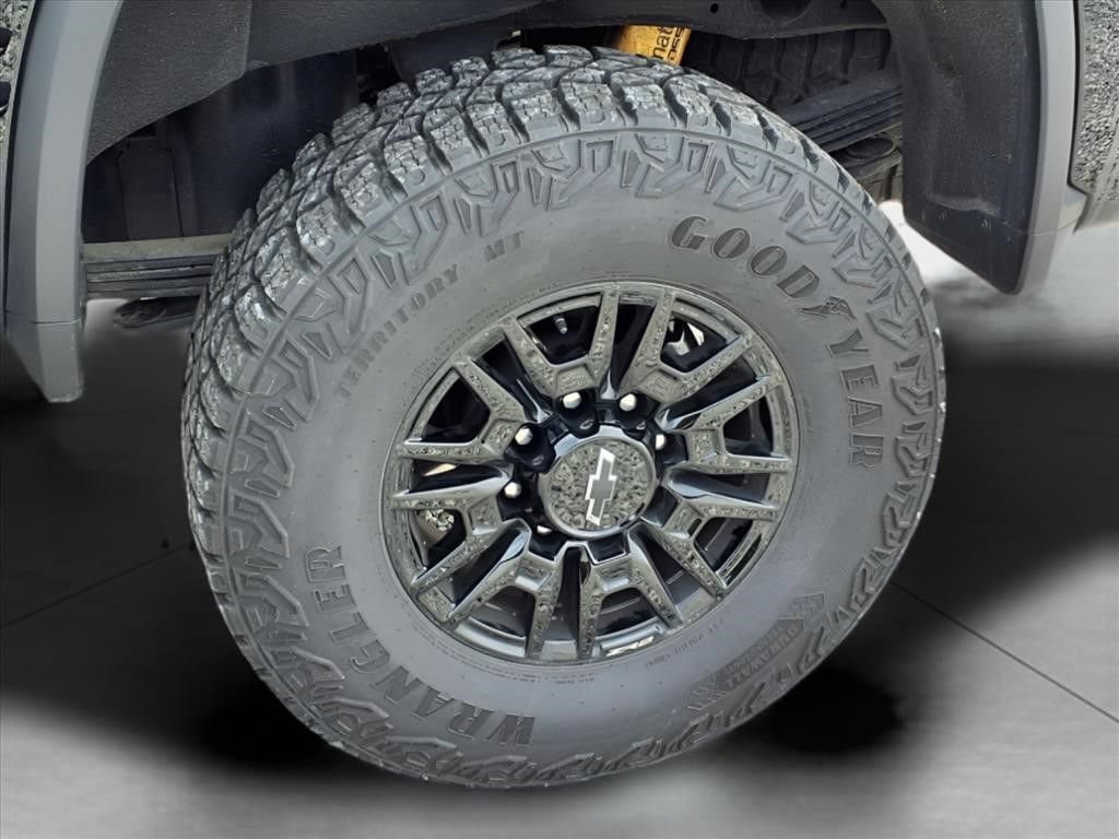 Used 2025 Chevrolet Silverado 2500 ZR2 AWD/4WD image 15