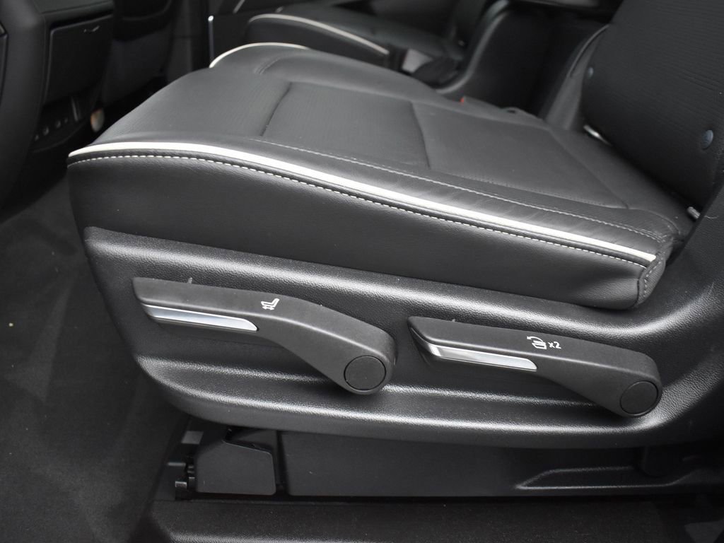 Used 2021 Cadillac Escalade Premium Luxury image 26