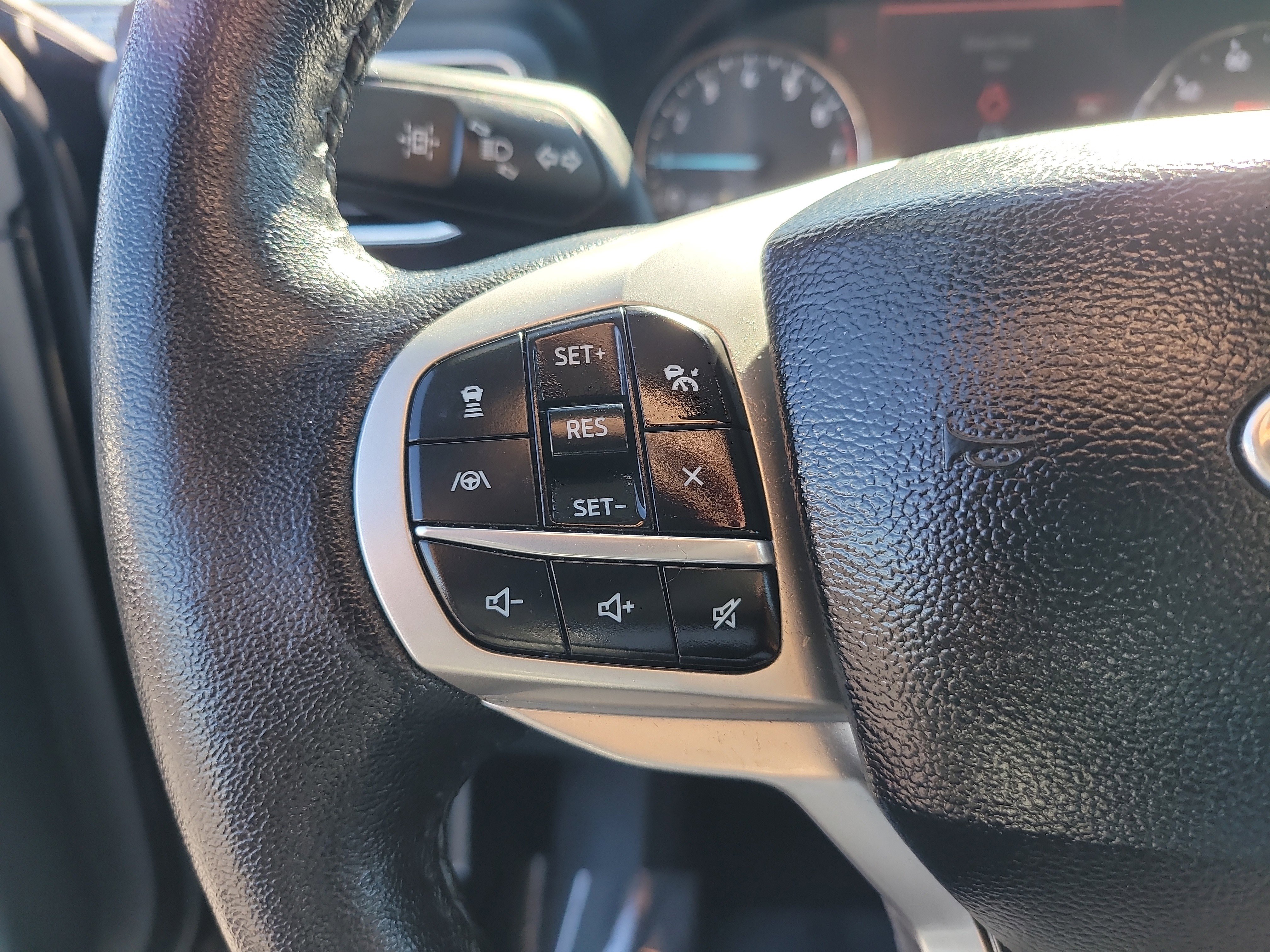 Used 2024 Ford Explorer Limited image 28