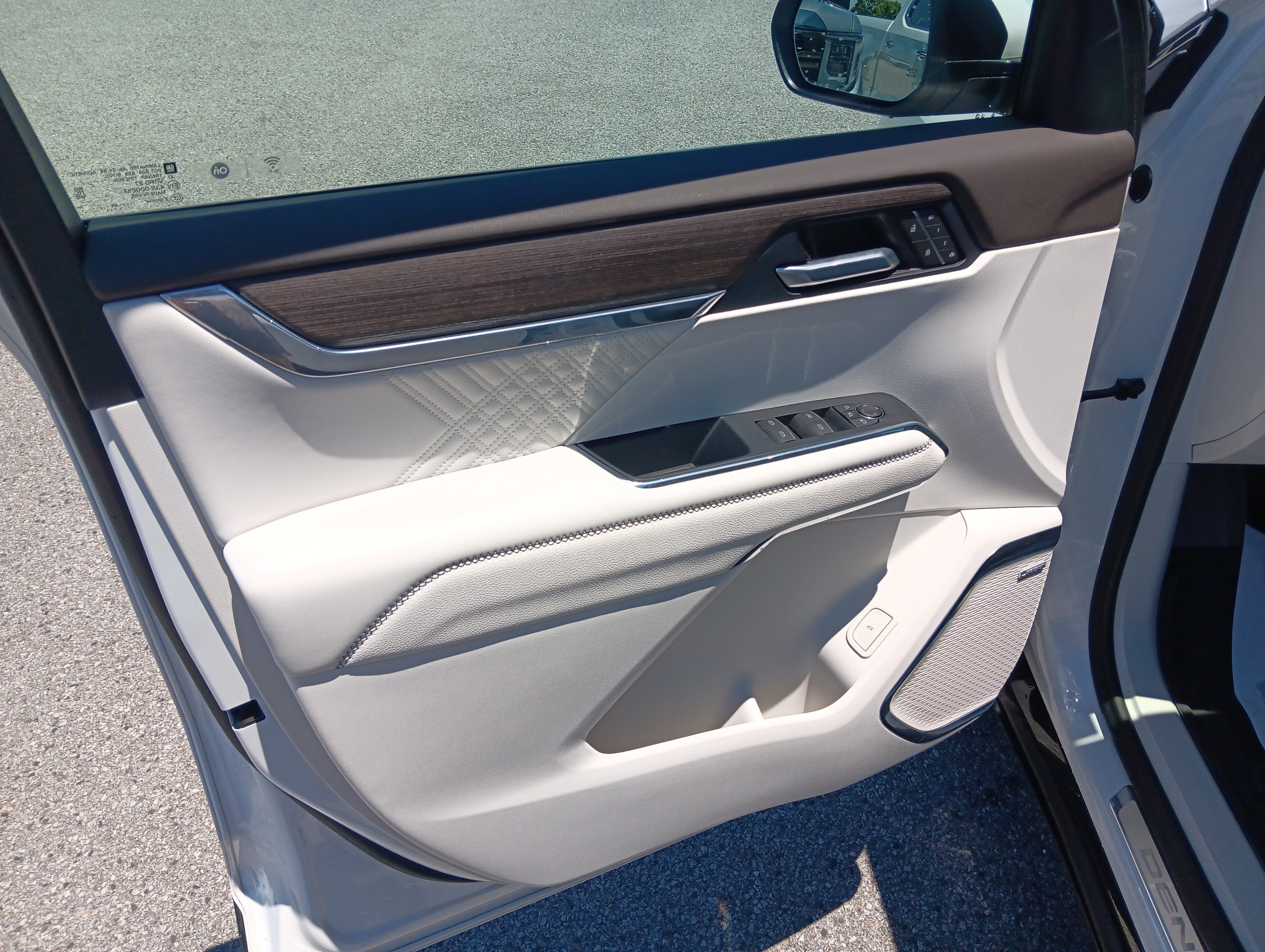 Used 2024 GMC Acadia Denali w/ LPO, Floor Liner Package FWD image 11