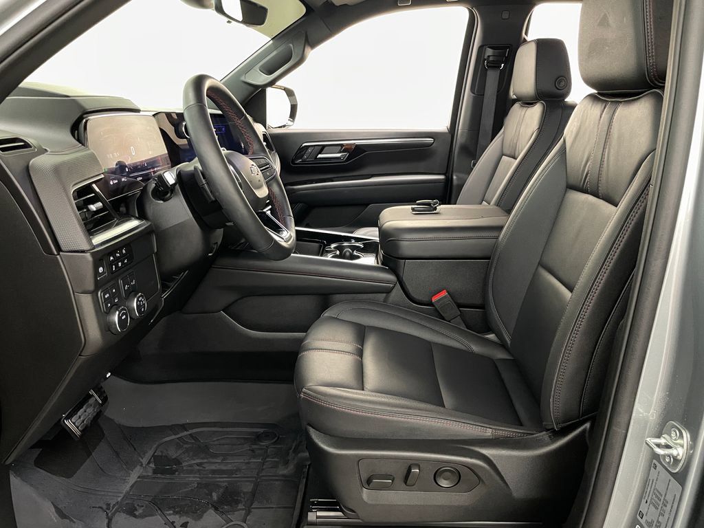 Certified 2025 Chevrolet Tahoe RST w/ RST Performance Edition AWD/4WD image 7