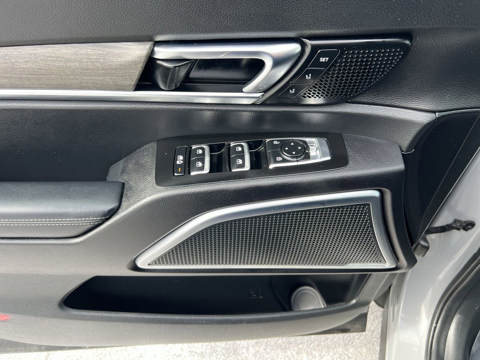 Used 2022 Kia Telluride SX w/ SX Prestige Package image 15