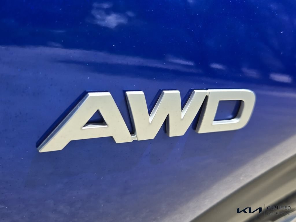 Certified 2023 Kia Seltos SX w/ SX Sunroof Package AWD/4WD image 18