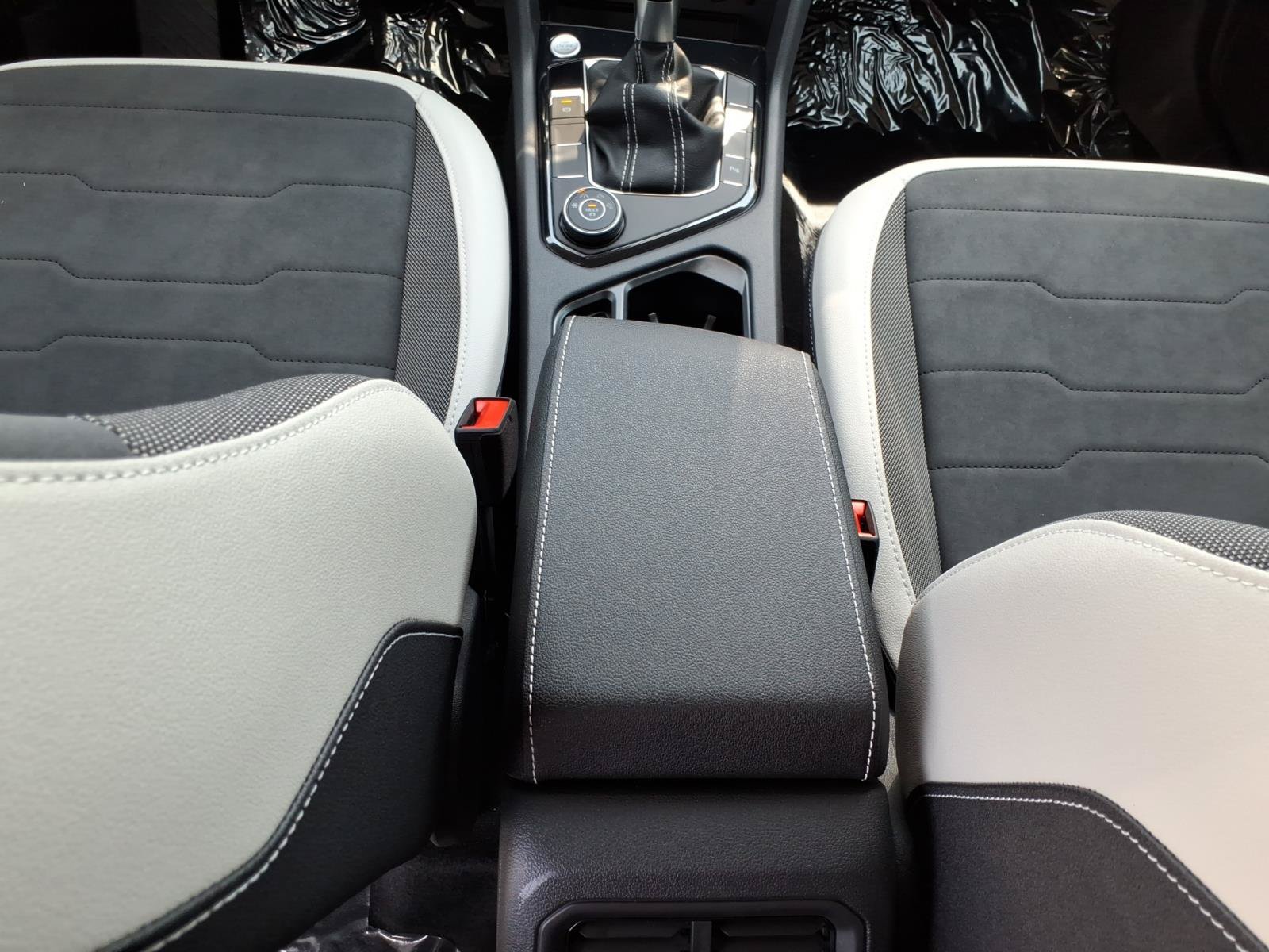 New 2026 Volkswagen Taos SE AWD/4WD image 17
