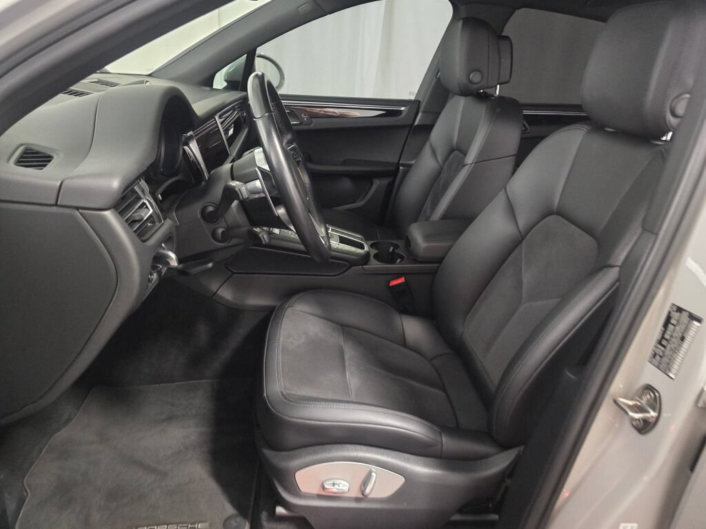 Used 2021 Porsche Macan AWD/4WD image 13