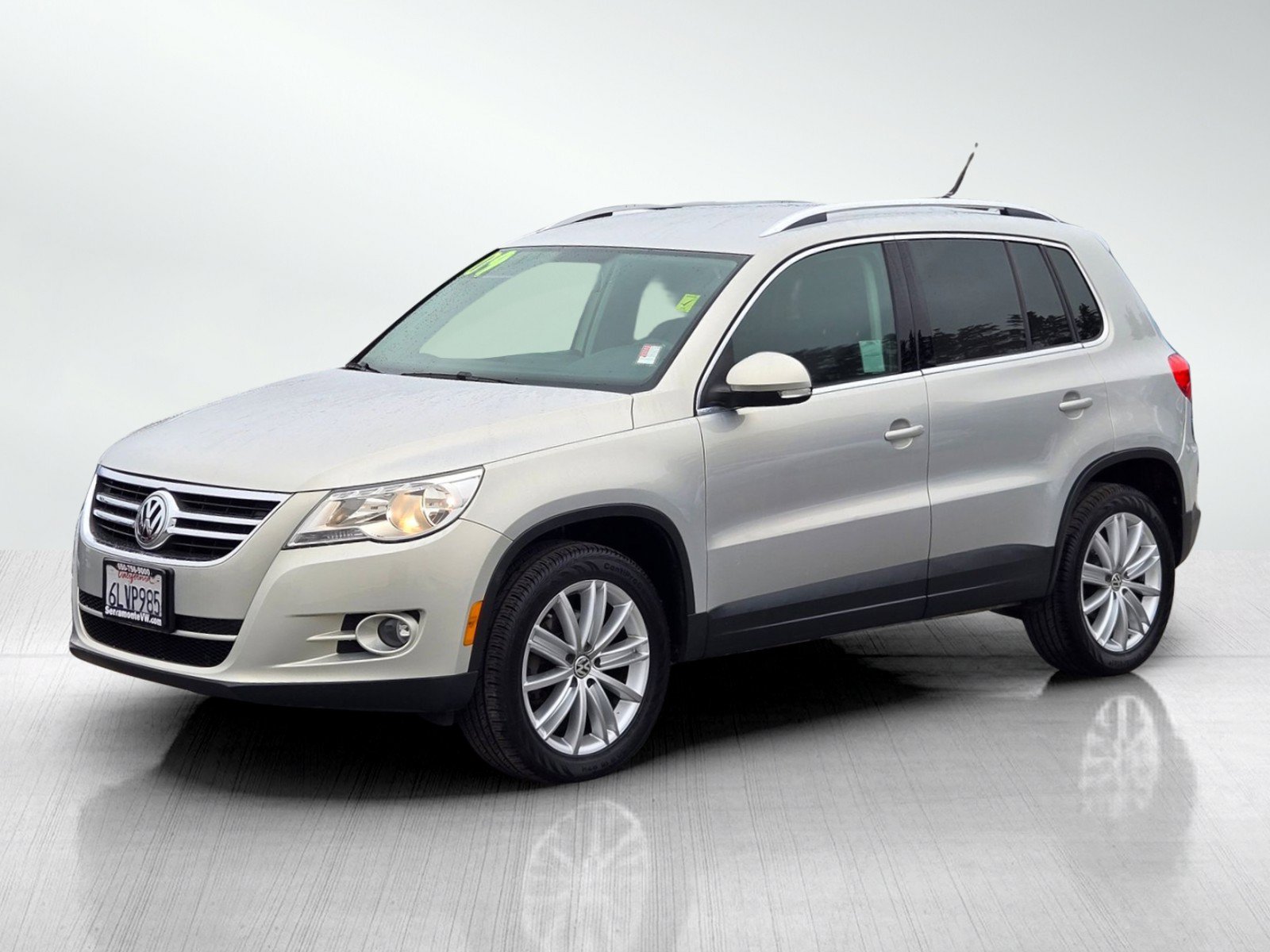 Used 2009 Volkswagen Tiguan SE AWD/4WD image 8