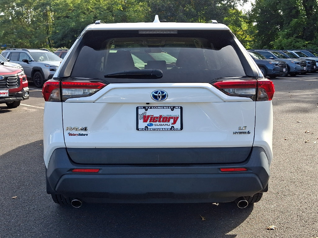 Used 2019 Toyota RAV4 LE w/ Carpet Mat Package AWD/4WD image 5