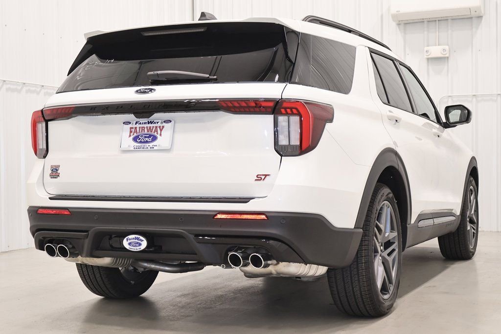 New 2026 Ford Explorer ST w/ Sun And Sound Package image 8
