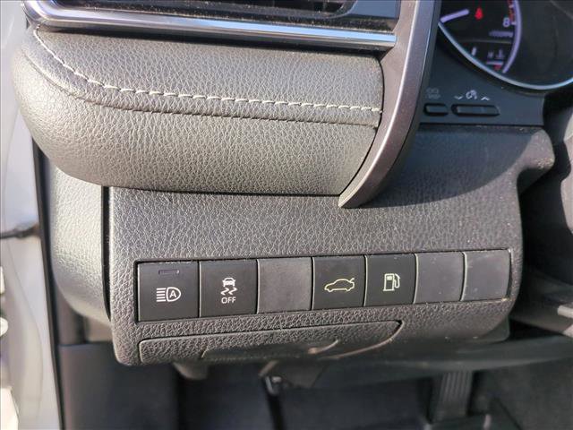 Used 2018 Toyota Camry SE FWD image 13