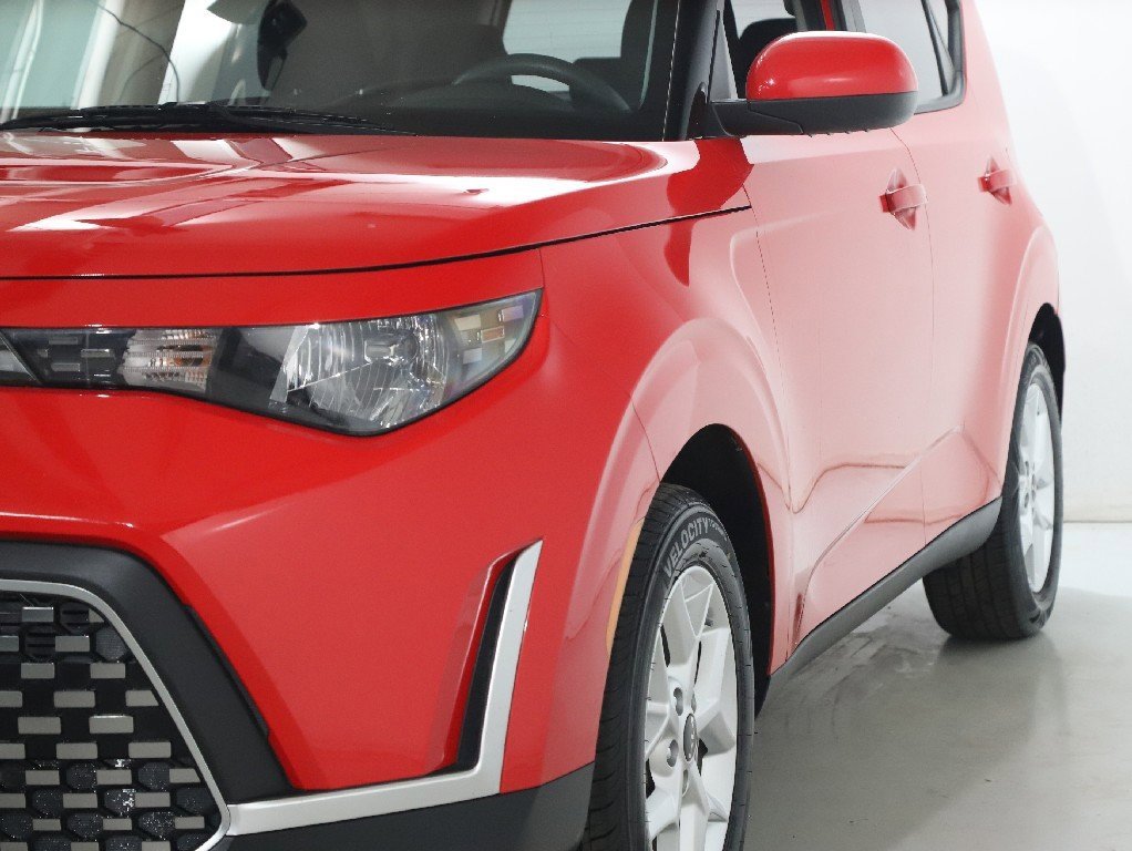 Used 2023 Kia Soul LX w/ LX Technology Package image 5