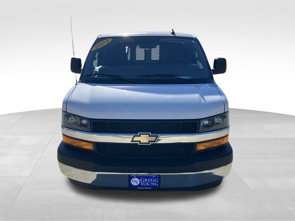 Used 2024 Chevrolet Express 2500 w/ Driver Convenience Package image 10