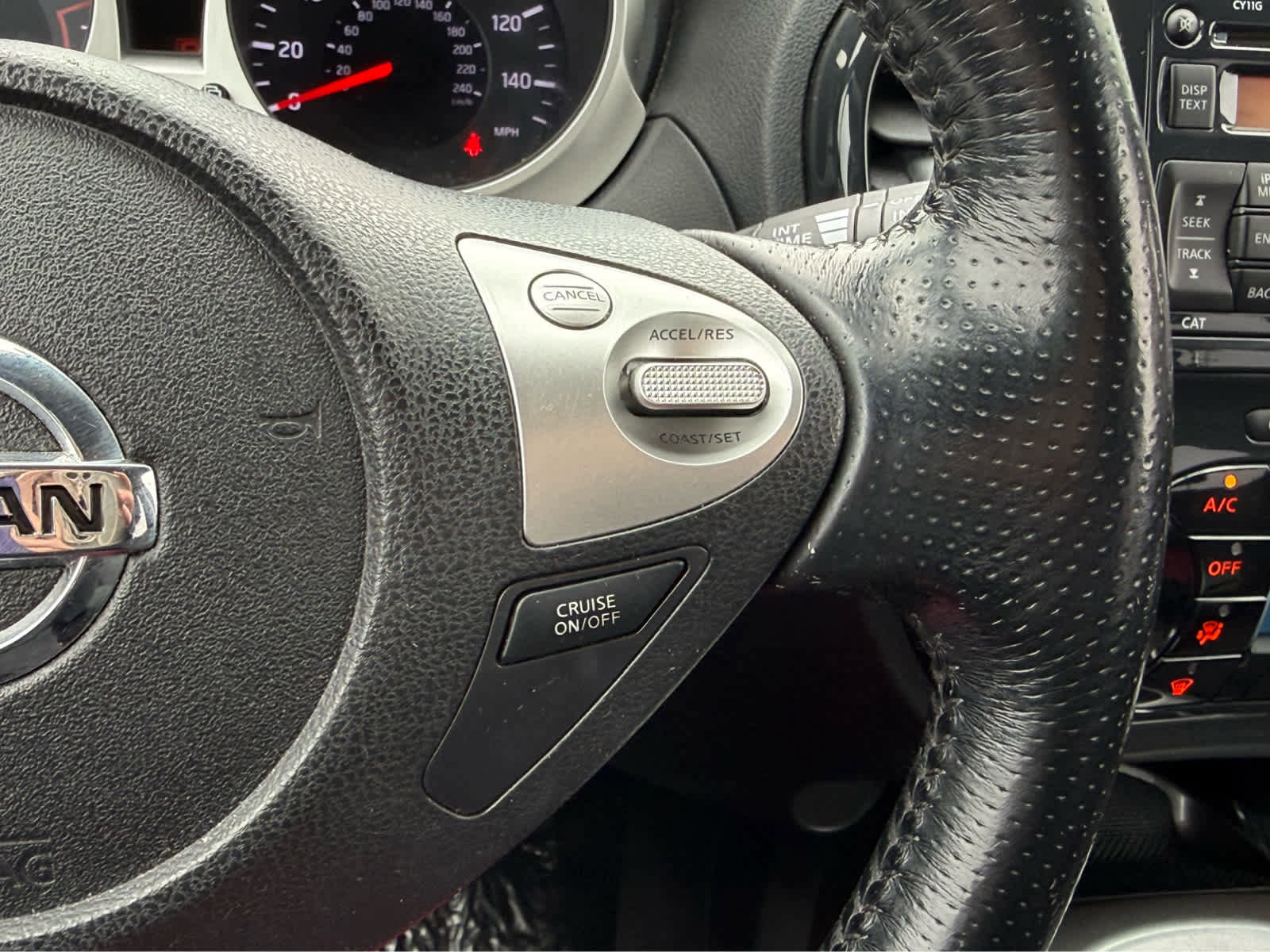 Used 2013 Nissan Juke SV image 27