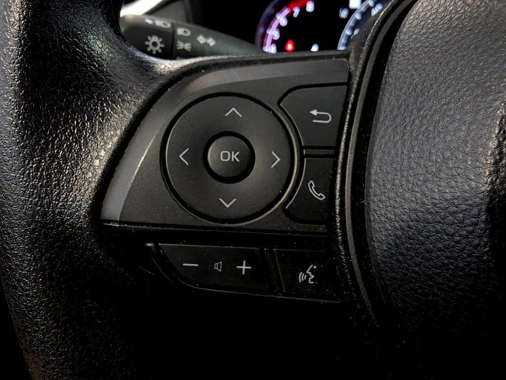 Used 2025 Toyota RAV4 LE AWD/4WD image 16