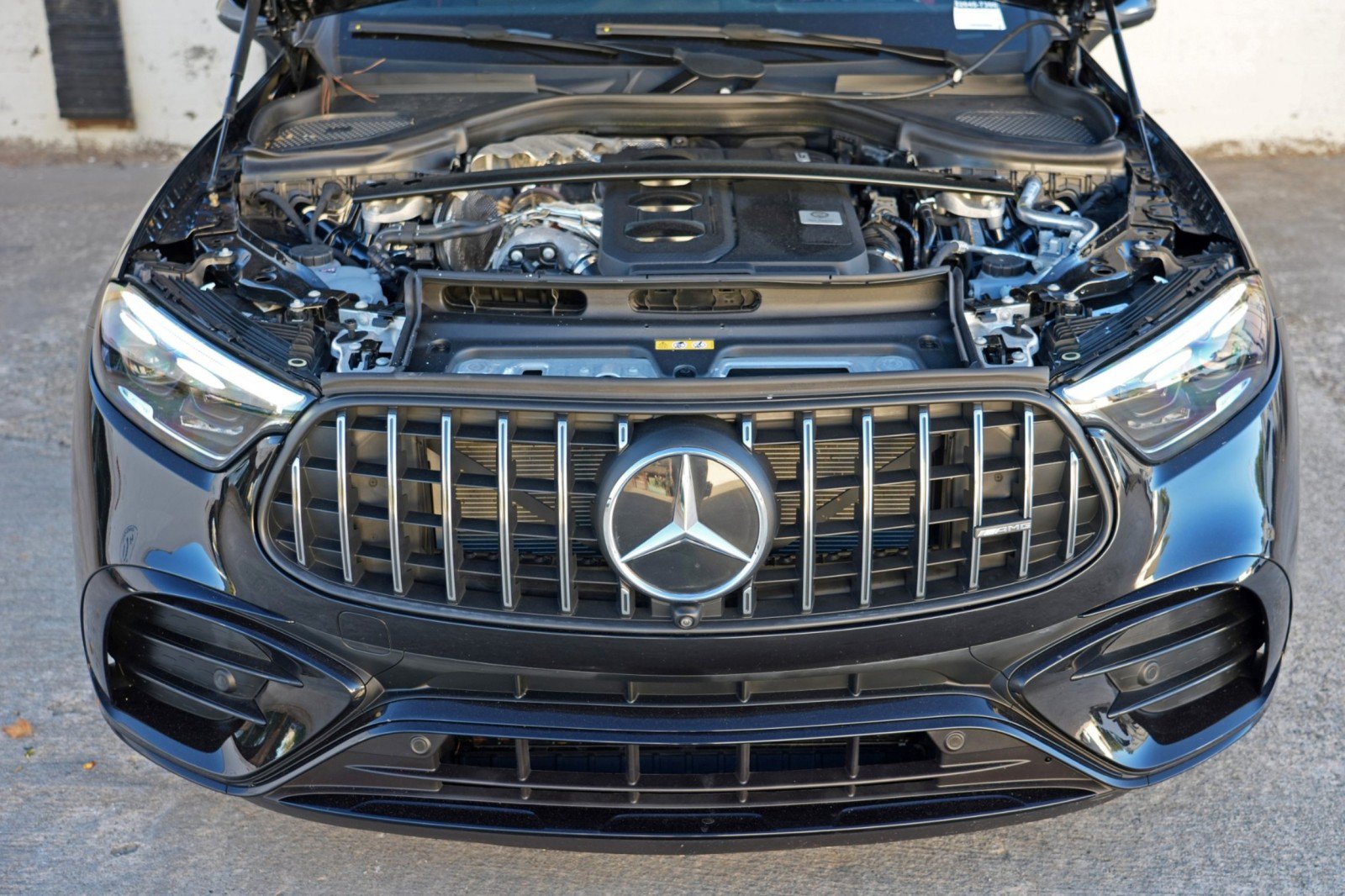 Used 2025 Mercedes-Benz GLC 43 AMG 4MATIC w/ AMG Night Package image 8