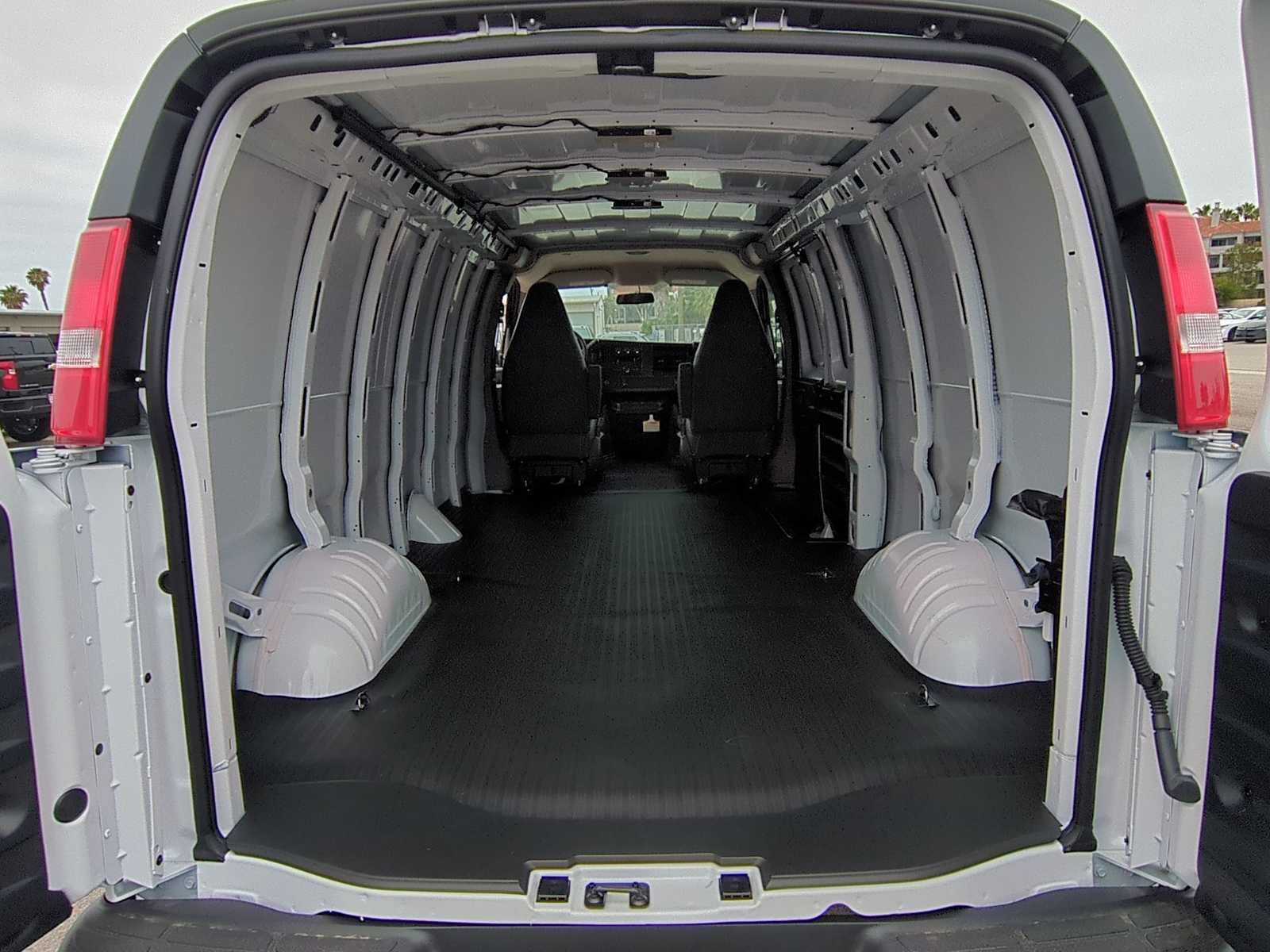 New 2026 Chevrolet Express 2500 Extended RWD image 19