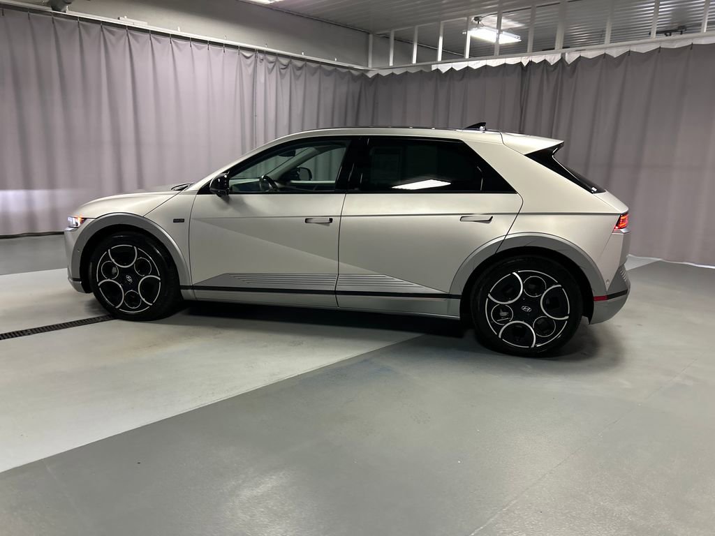 Used 2024 Hyundai Ioniq 5 Limited image 4