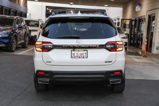 Used 2024 Honda Pilot Sport image 11